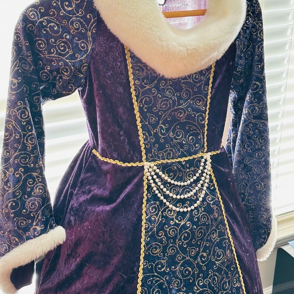 Girl’s princess dress age/size 7-8. Dress up for Halloween or everyday! - Picture 4 of 8